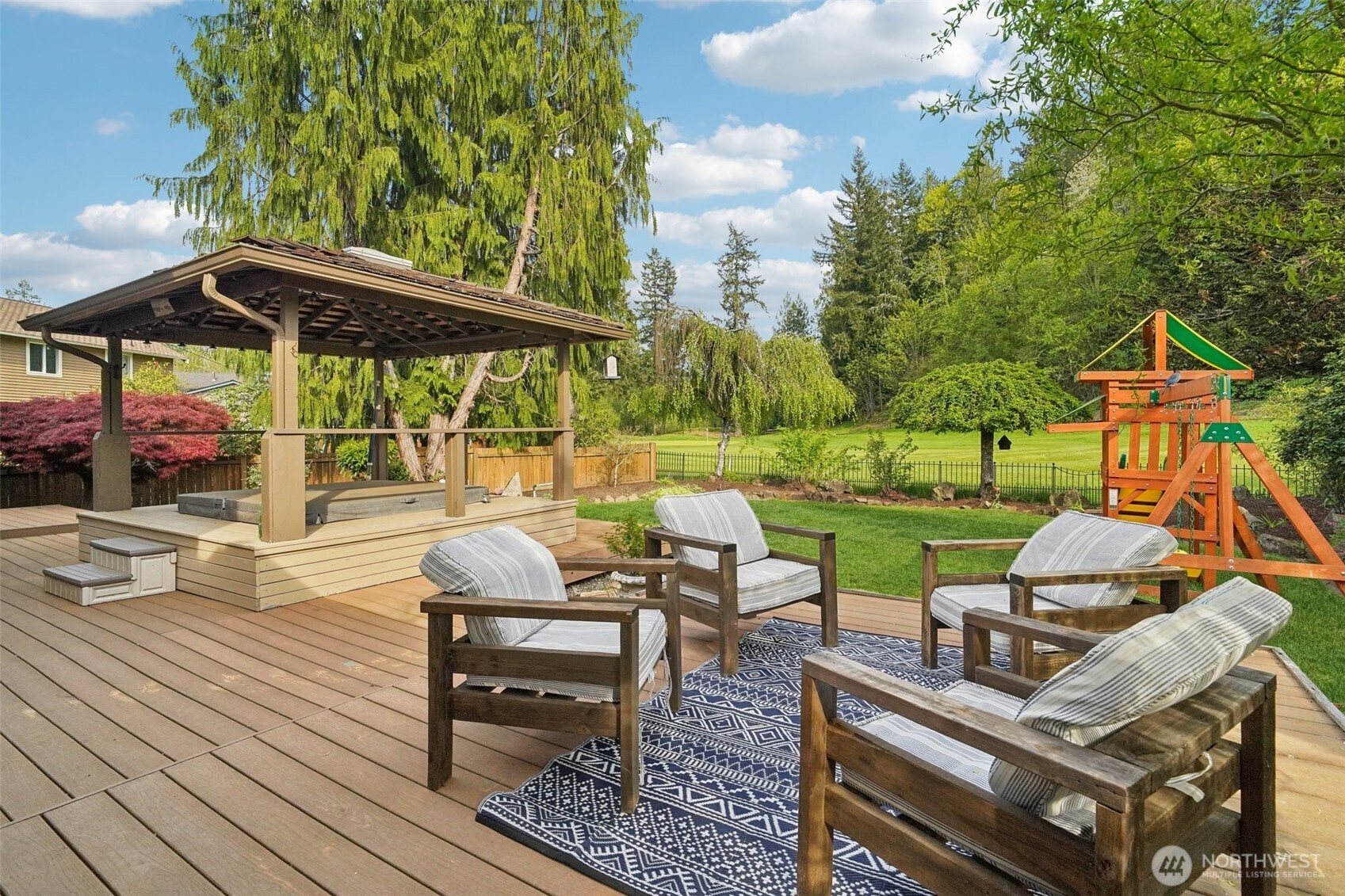 25114 Lake Wilderness Country Club Drive SE, Maple Valley, WA 98038