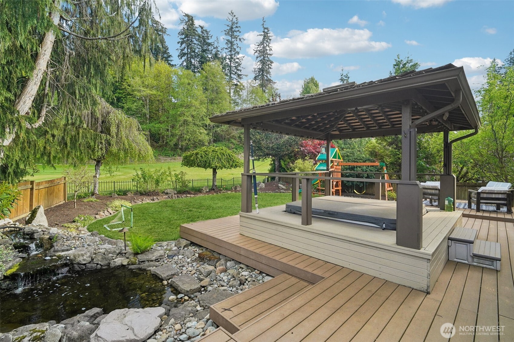 25114 Lake Wilderness Country Club Drive SE, Maple Valley, WA 98038
