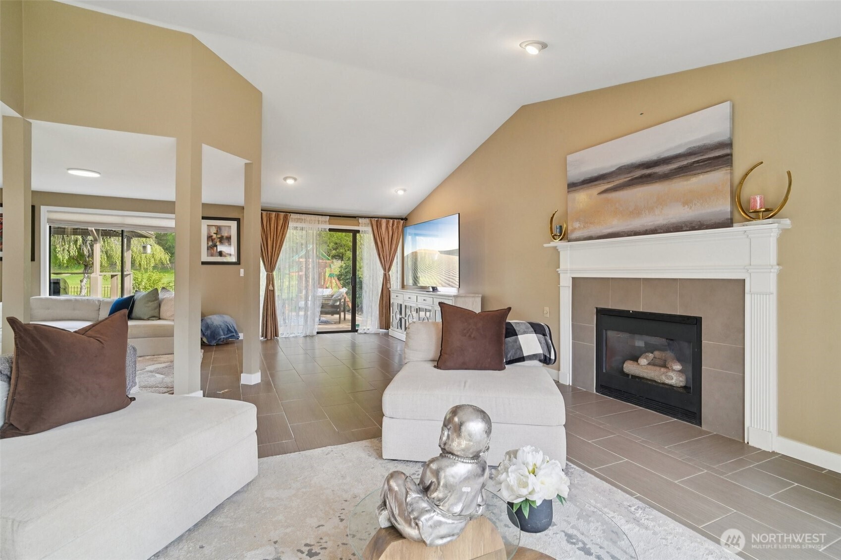 25114 Lake Wilderness Country Club Drive SE, Maple Valley, WA 98038