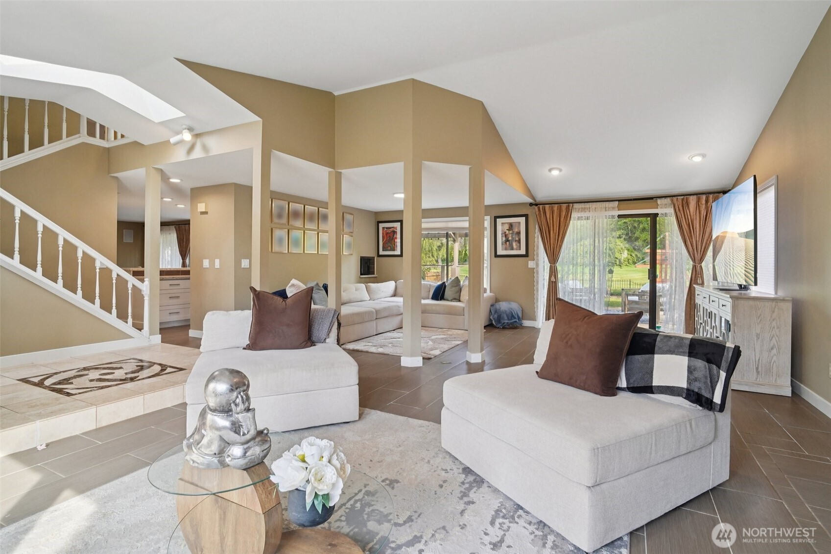 25114 Lake Wilderness Country Club Drive SE, Maple Valley, WA 98038