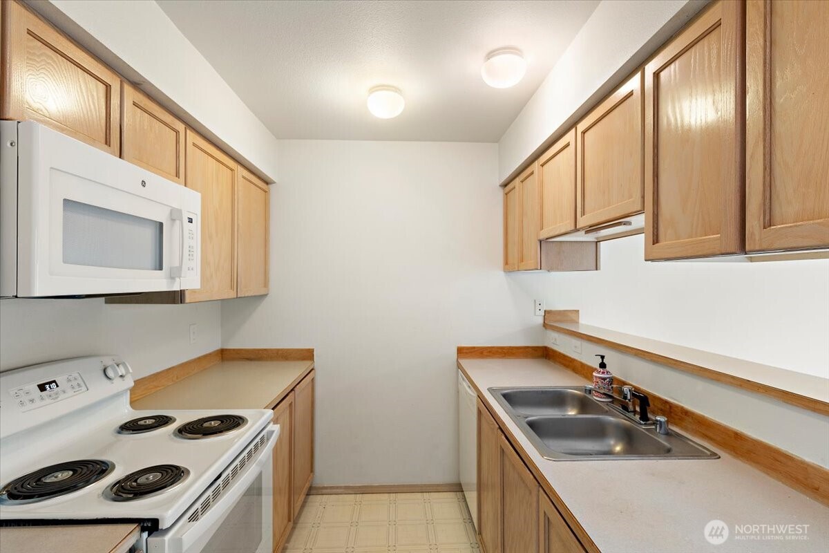 18930 Bothell-Everett Highway #B303, Bothell, WA 98012