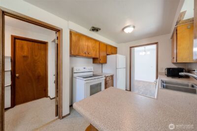 1005 9th St NE, Auburn, WA 98002 - Photo 9