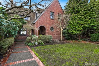 2301 Rosemont Place W, Seattle, WA 98199