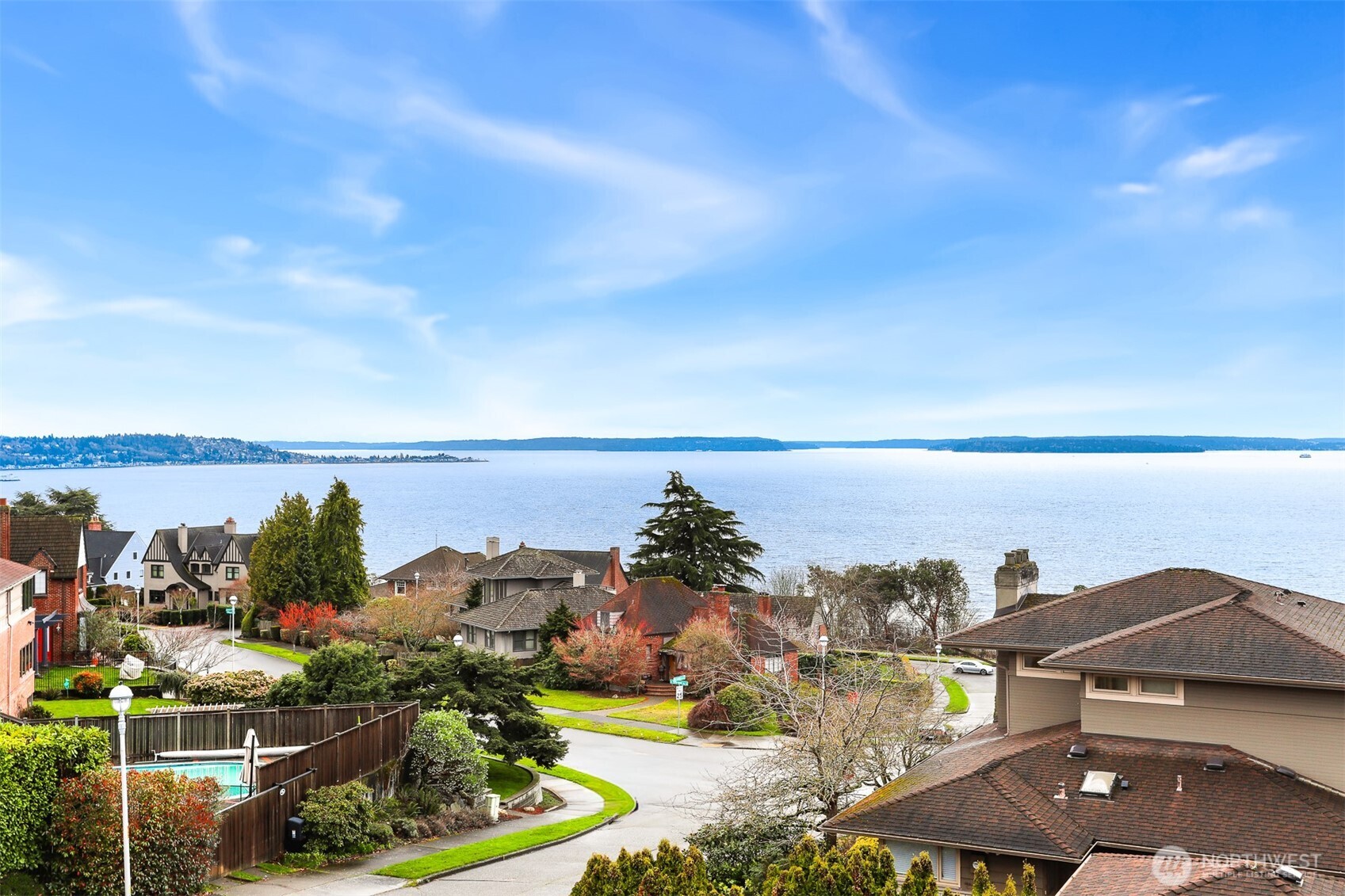 2301 Rosemont Place W, Seattle, WA 98199