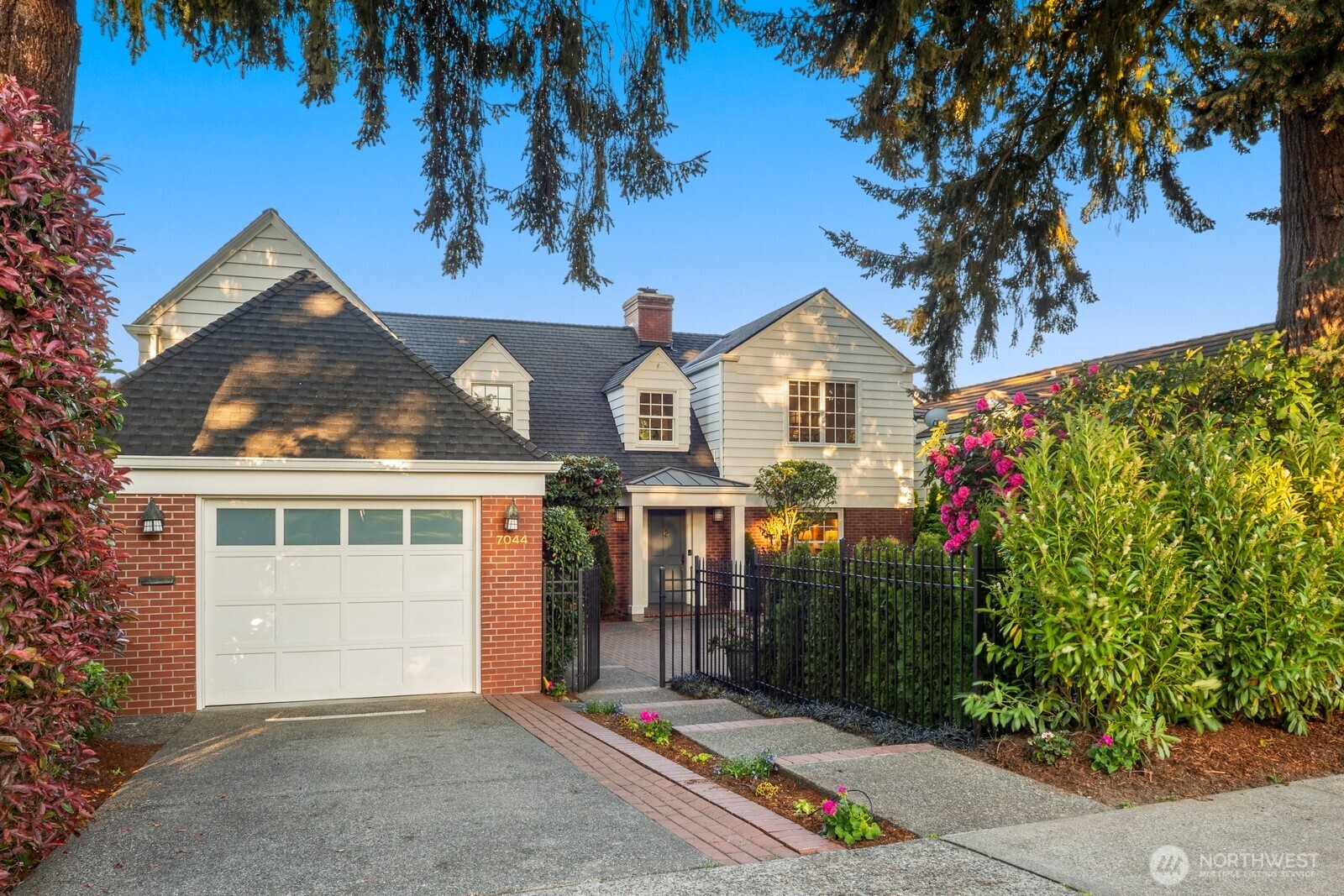 7044 50th Avenue NE, Seattle, WA 98115