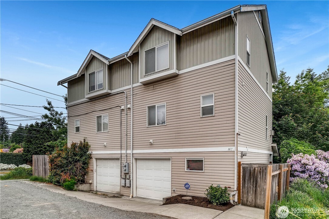 1417 N 97th Street , Seattle, WA 98103