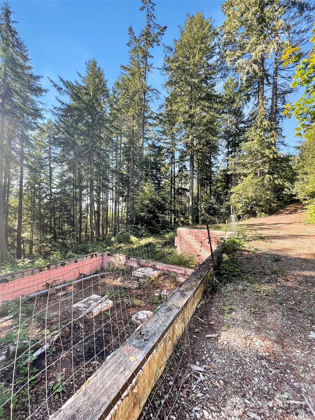 111 N Colony Surf Drive , Lilliwaup, WA 98555