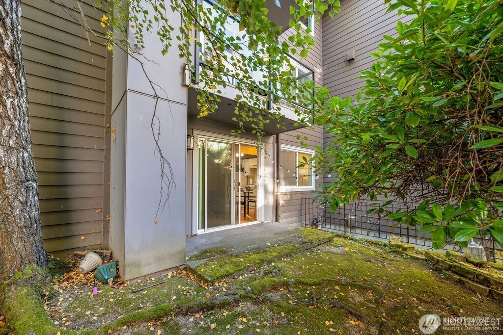 2034 14th Avenue W #104, Seattle, WA 98119