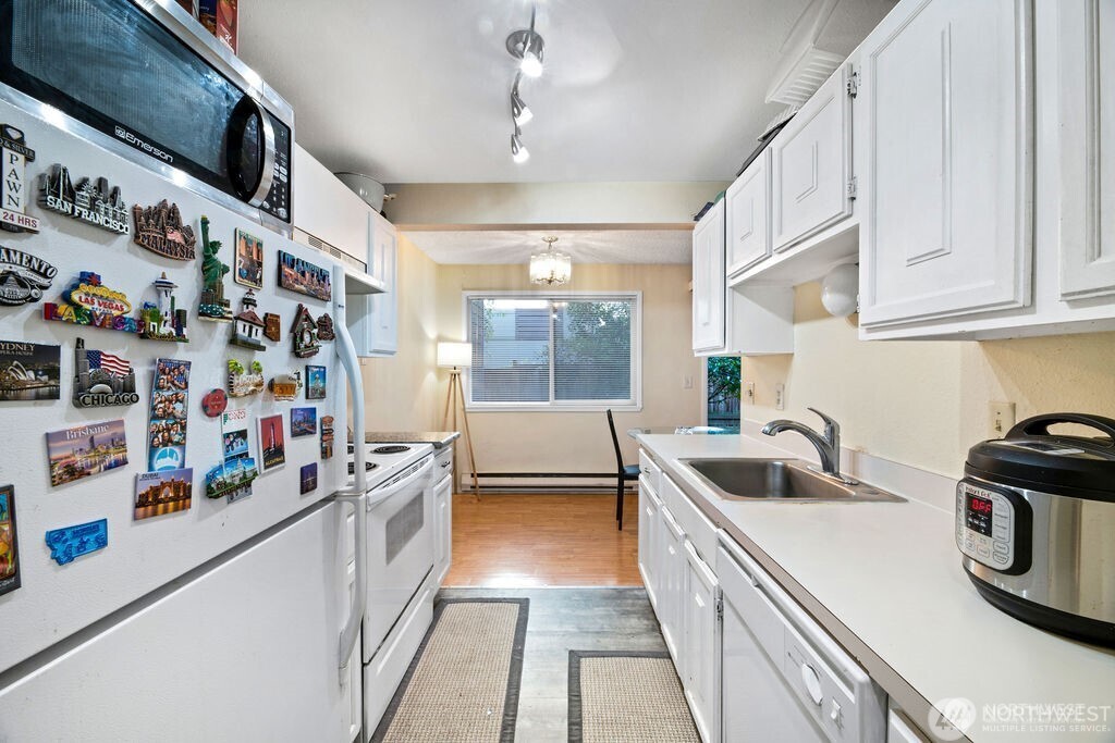 2034 14th Avenue W #104, Seattle, WA 98119