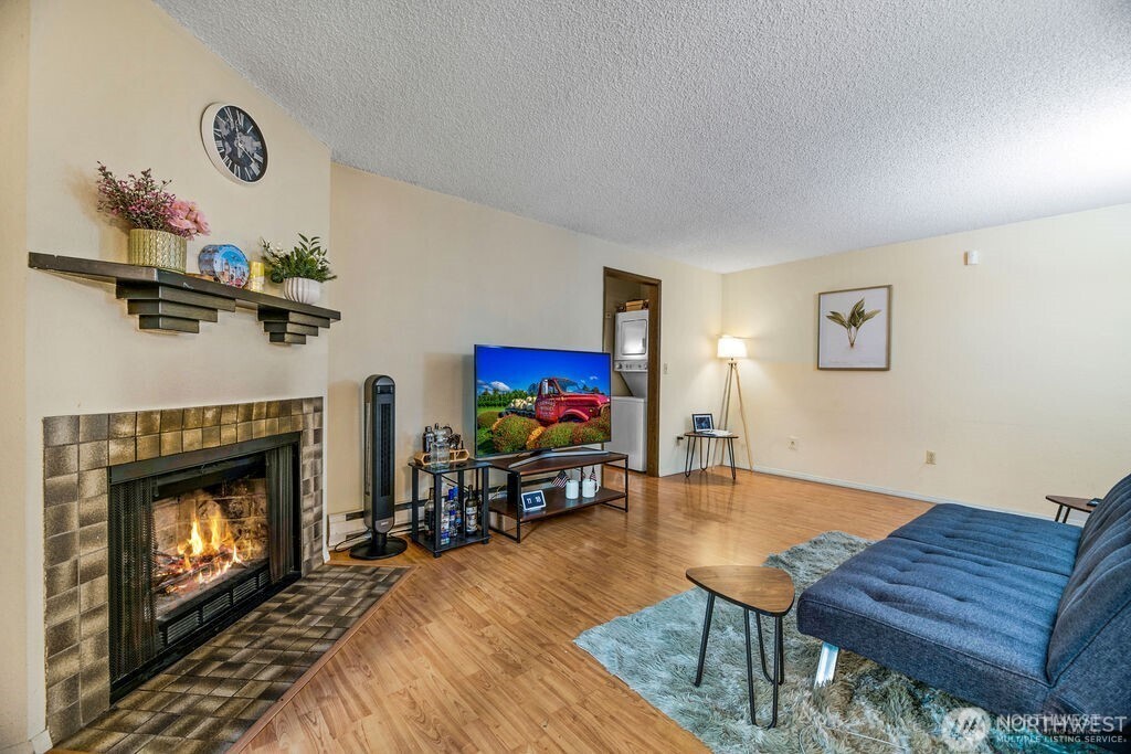 2034 14th Avenue W #104, Seattle, WA 98119