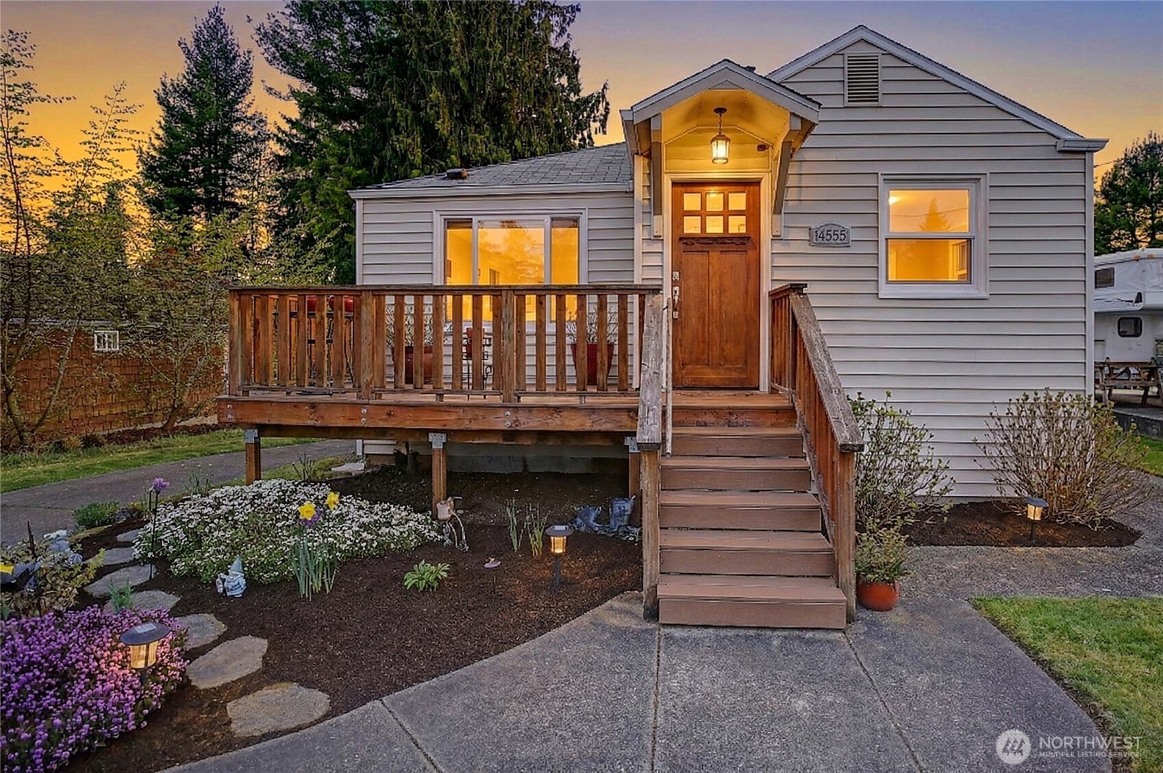 14555 8th Avenue NE, Shoreline, WA 98155
