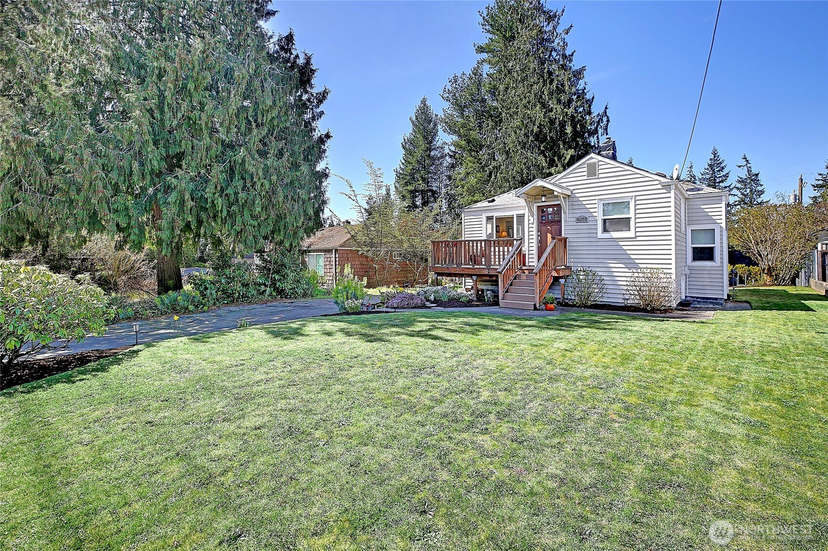 14555 8th Avenue NE, Shoreline, WA 98155