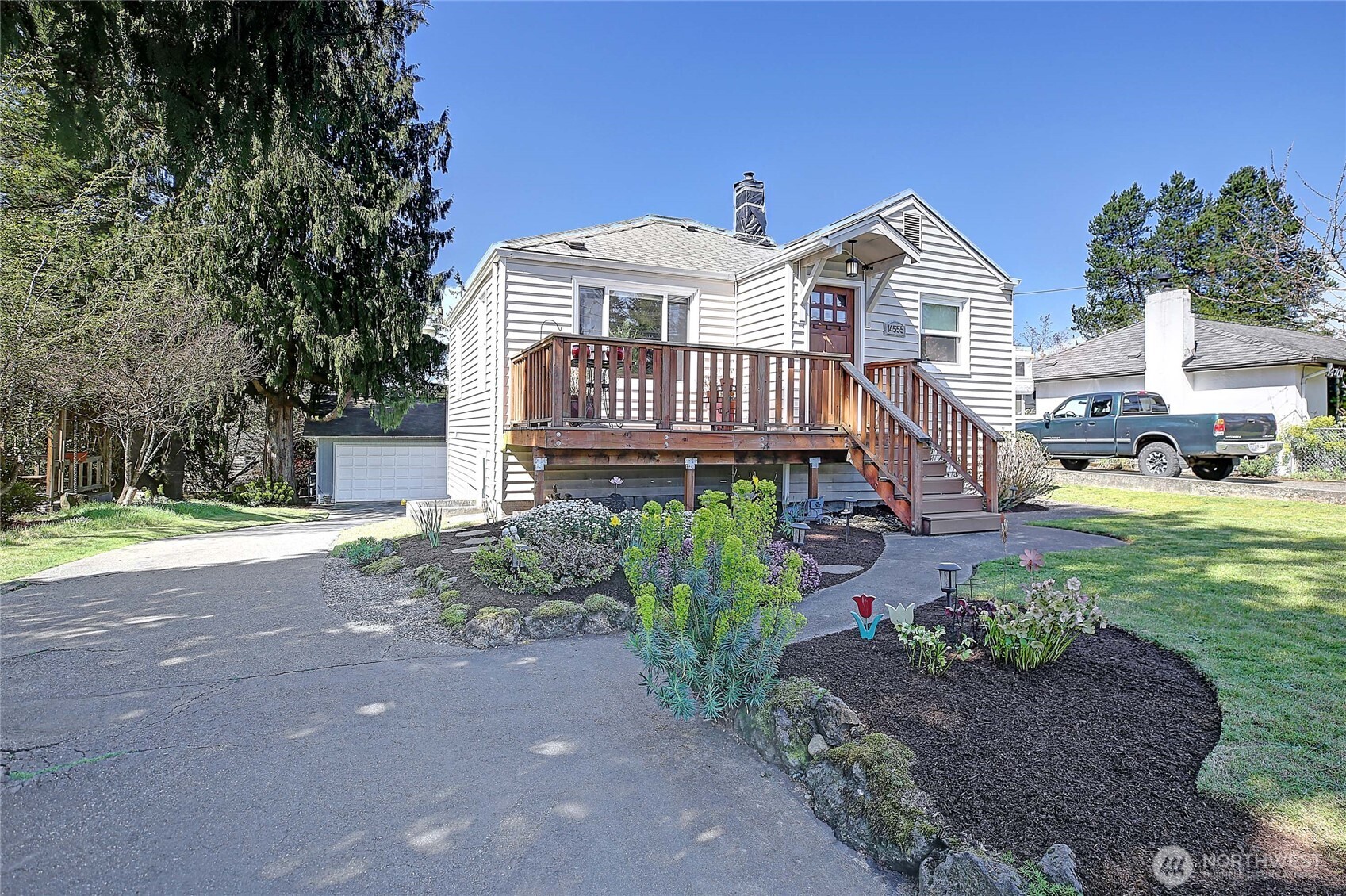 14555 8th Avenue NE, Shoreline, WA 98155