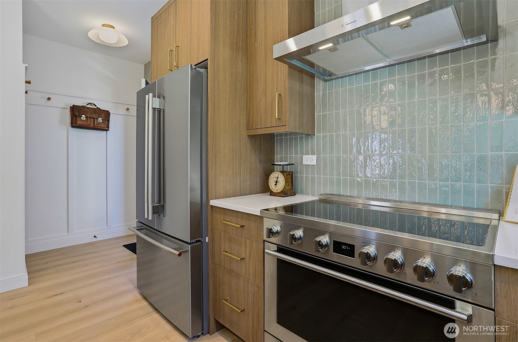 8328 24th Avenue NW, Seattle, WA 98117