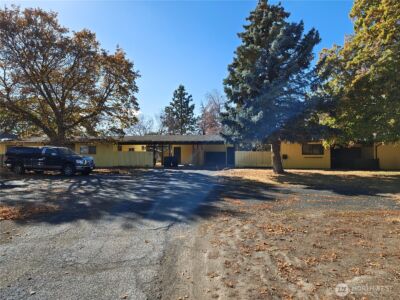 205 March Street NE, Moses Lake, WA 98837 - Photo 1