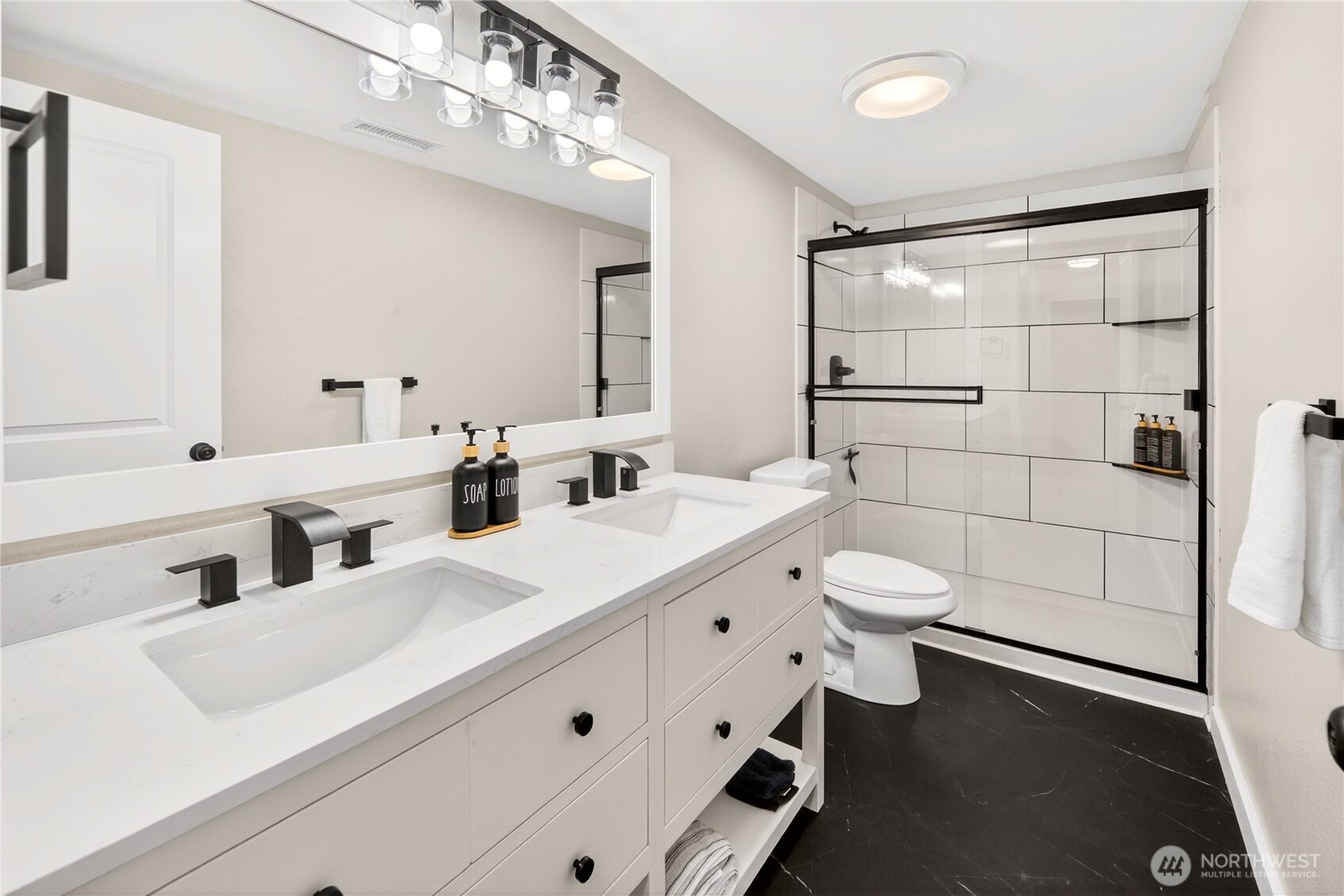 7827 S 114th Street , Seattle, WA 98178