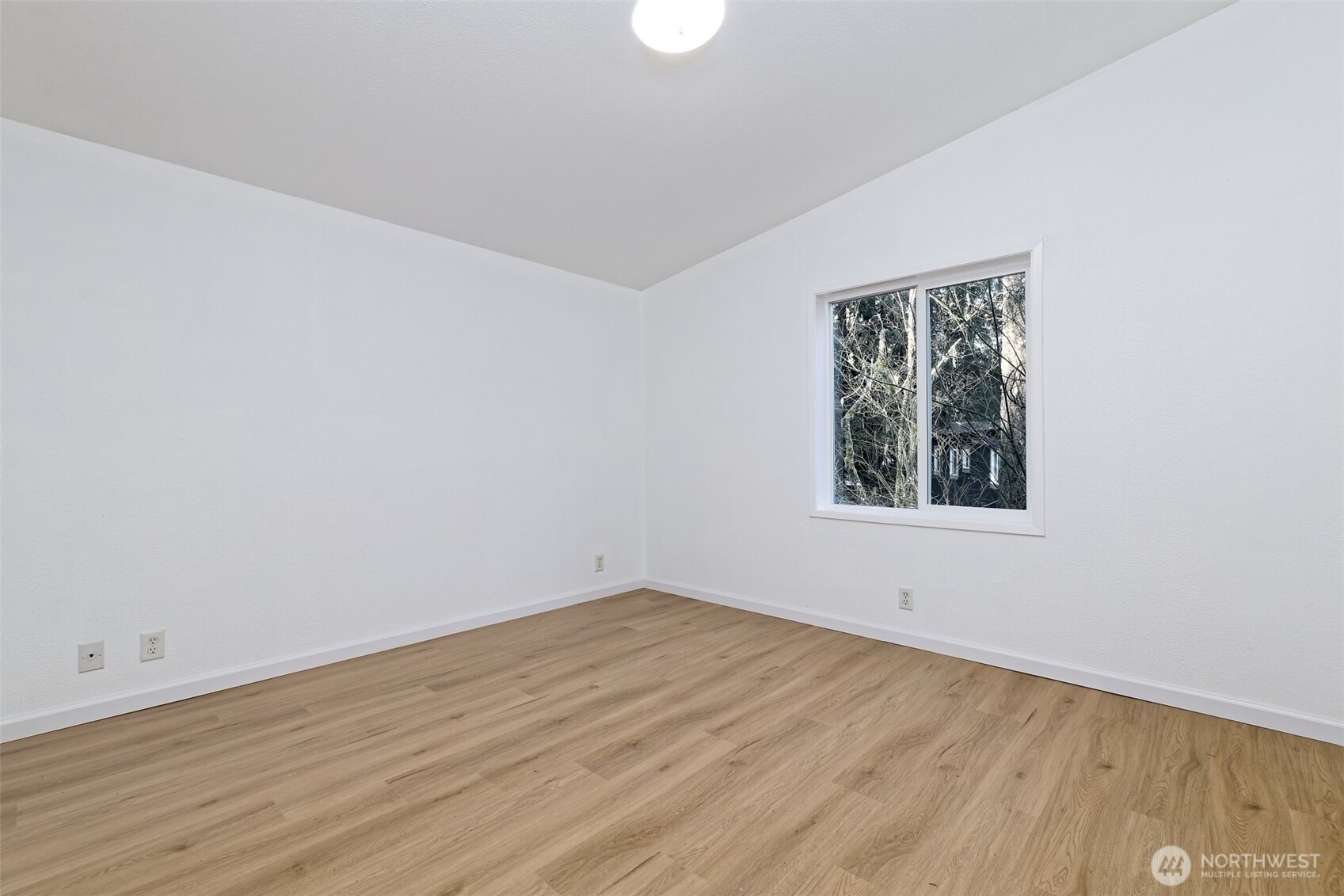 91 N Wigeon Place , Hoodsport, WA 98584