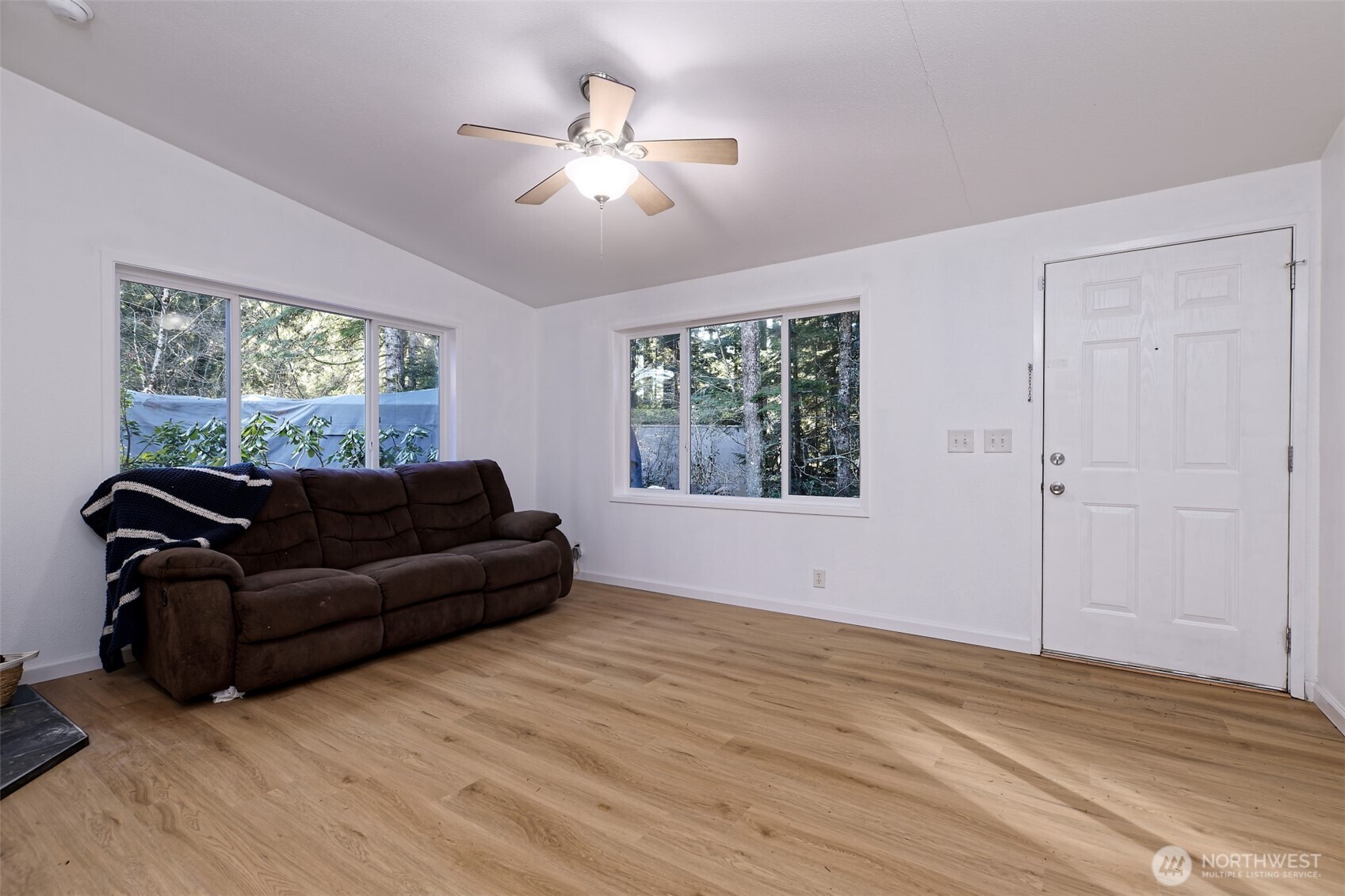 91 N Wigeon Place , Hoodsport, WA 98584