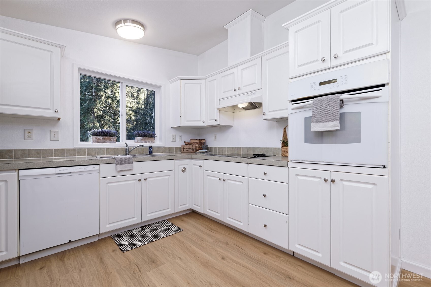 91 N Wigeon Place , Hoodsport, WA 98584