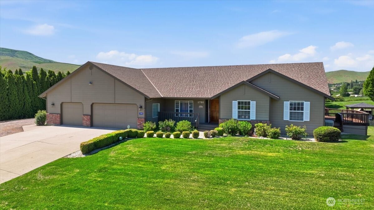 1790 Warm Springs Drive , Wenatchee, WA 98801