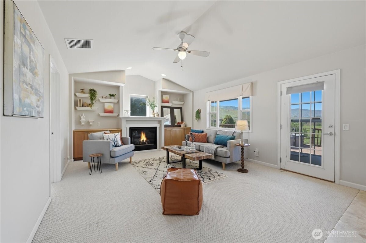 1790 Warm Springs Drive , Wenatchee, WA 98801