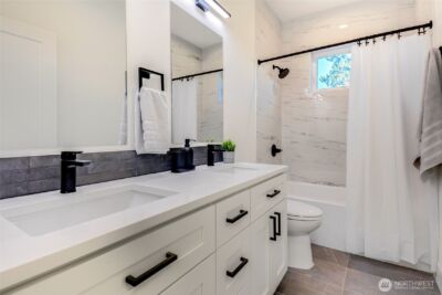 10618 E Riverside Dr , Bothell, WA 98011 - Photo 13
