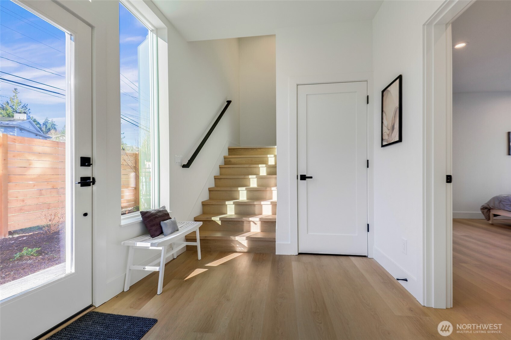 10618 E Riverside Dr , Bothell, WA 98011