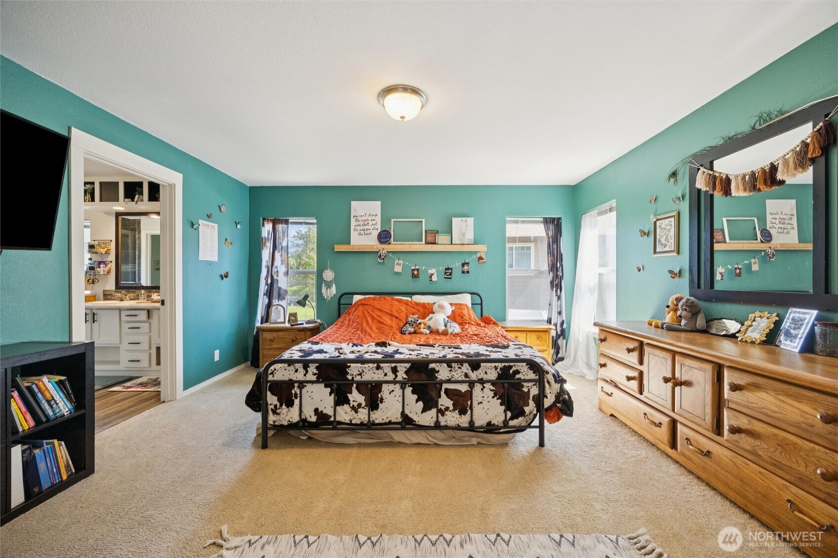 230 Home Town Drive , Kelso, WA 98626