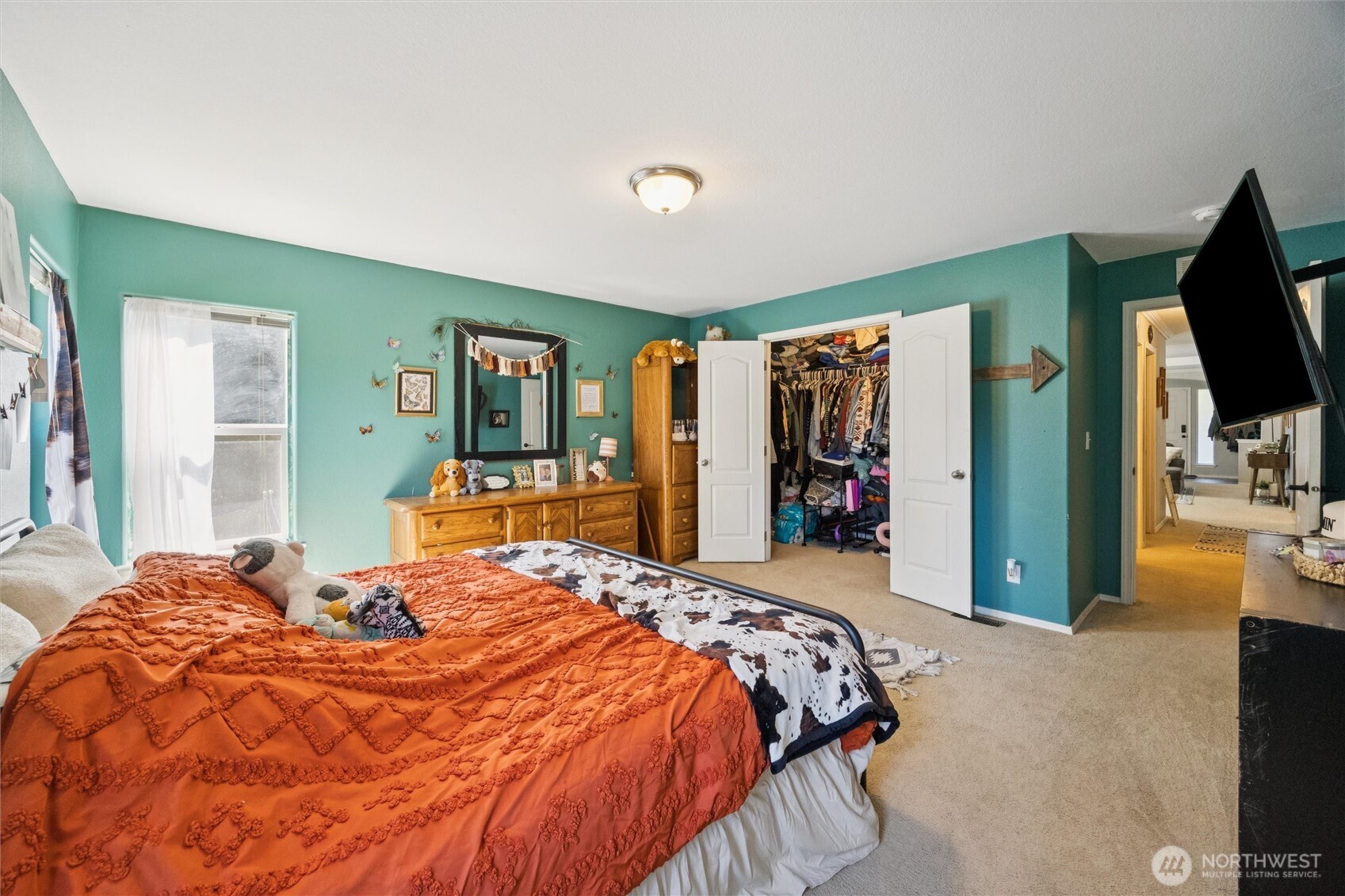 230 Home Town Drive , Kelso, WA 98626