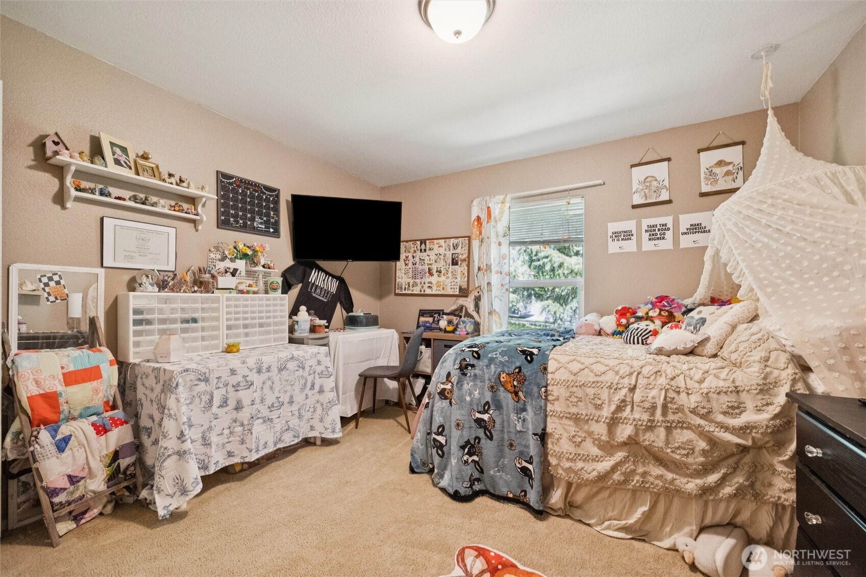 230 Home Town Drive , Kelso, WA 98626