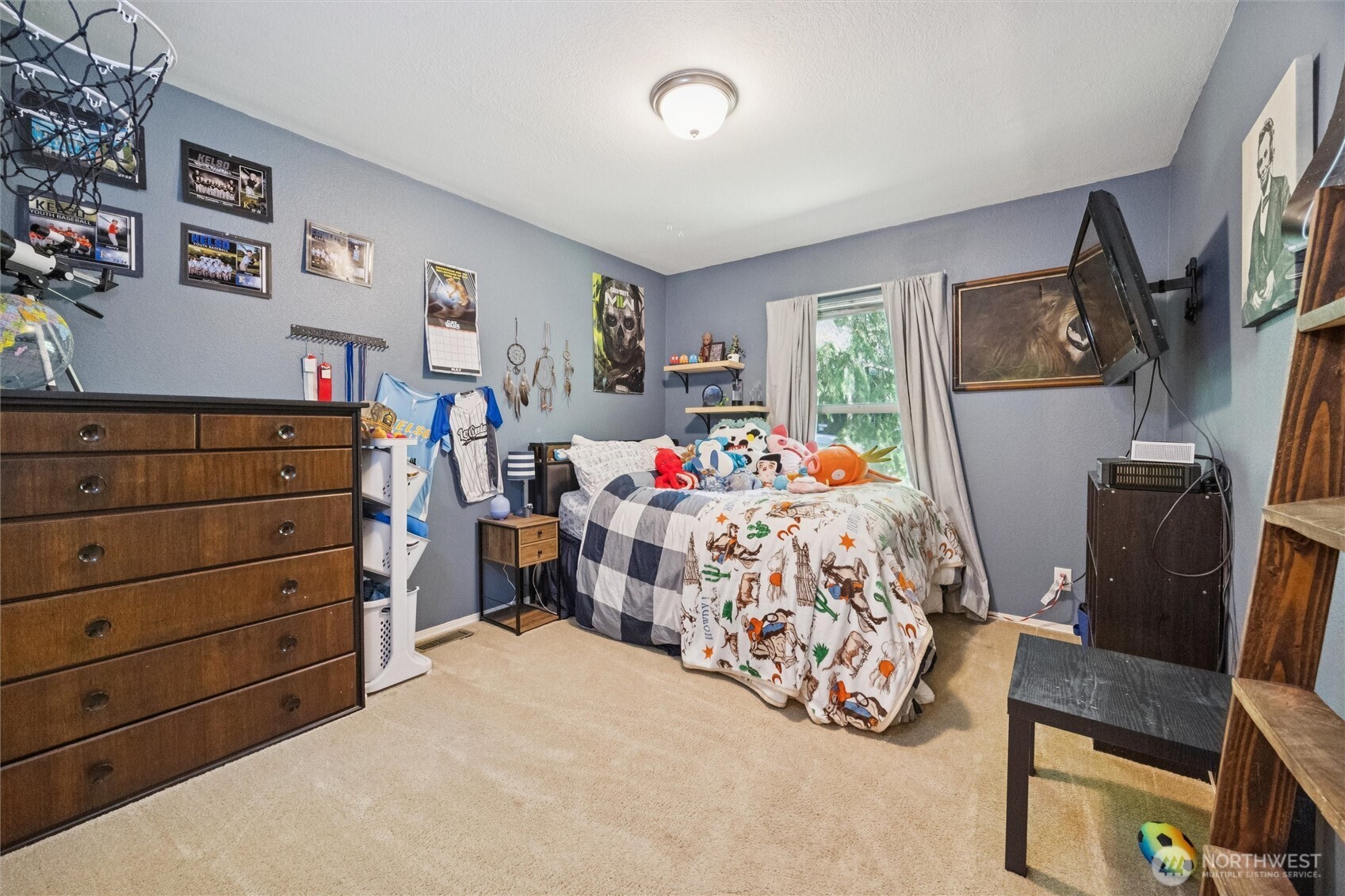 230 Home Town Drive , Kelso, WA 98626