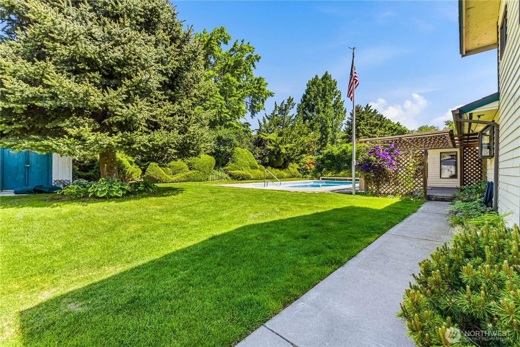 811 Ella Street NE, East Wenatchee, WA 98802