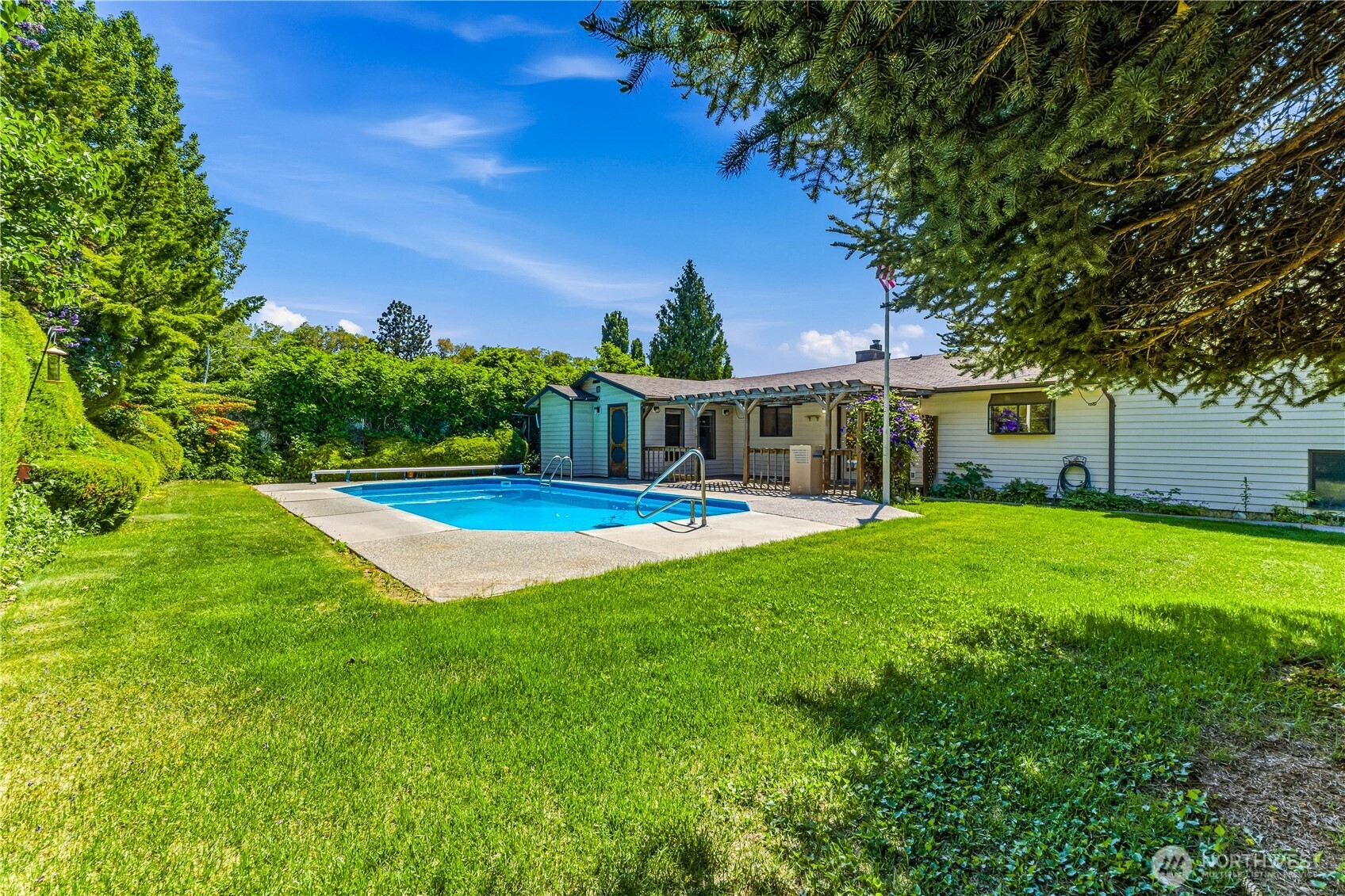 811 Ella Street NE, East Wenatchee, WA 98802