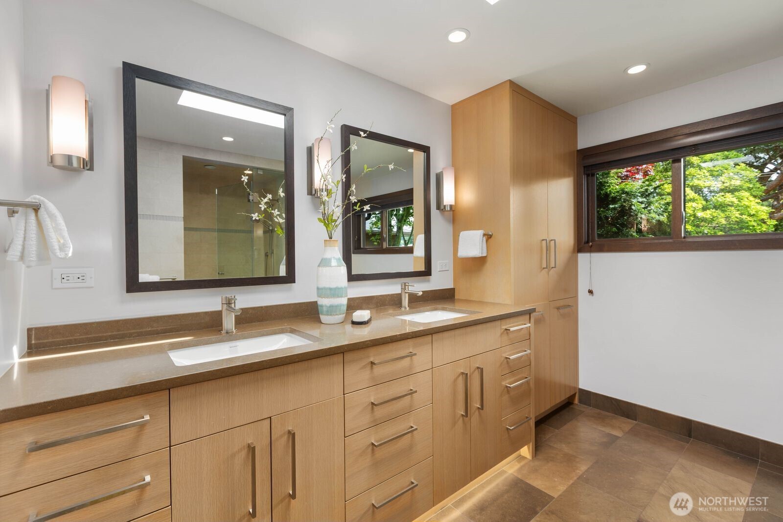8809 42nd Avenue SW, Seattle, WA 98136