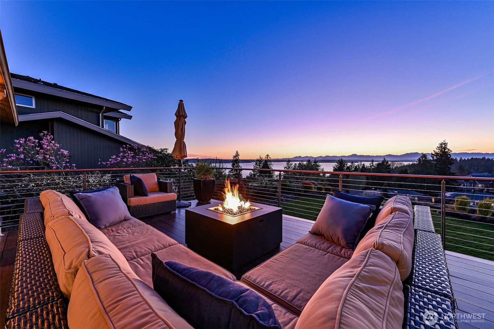 8809 42nd Avenue SW, Seattle, WA 98136