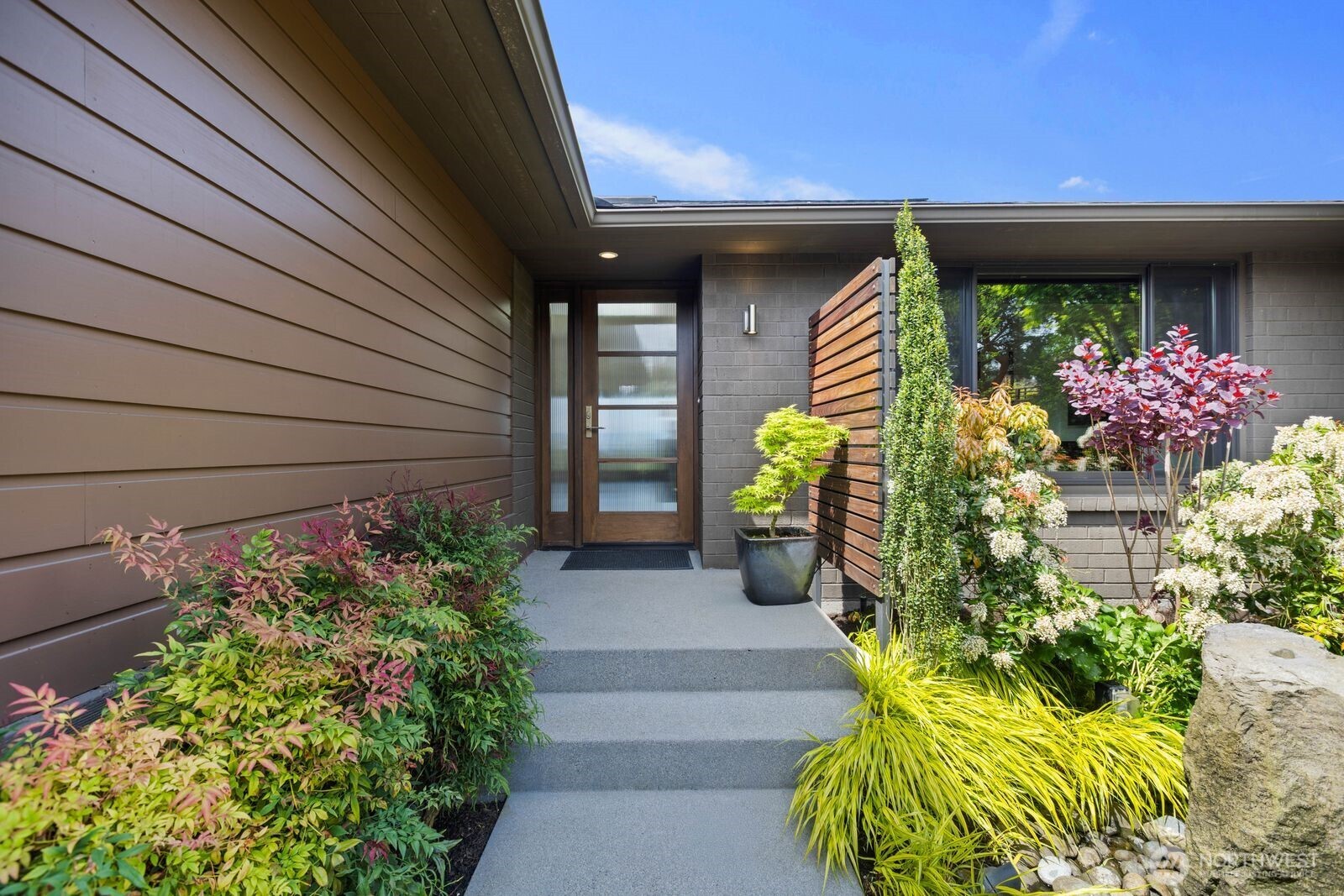 8809 42nd Avenue SW, Seattle, WA 98136