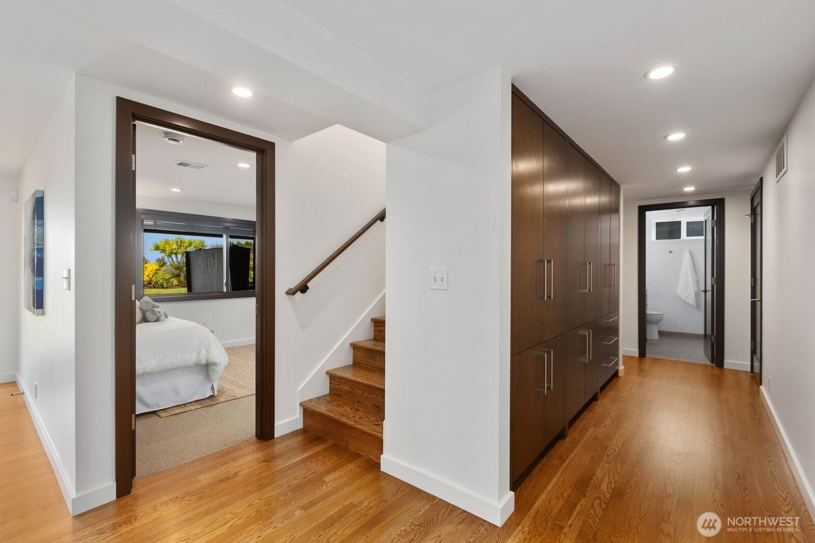 8809 42nd Avenue SW, Seattle, WA 98136
