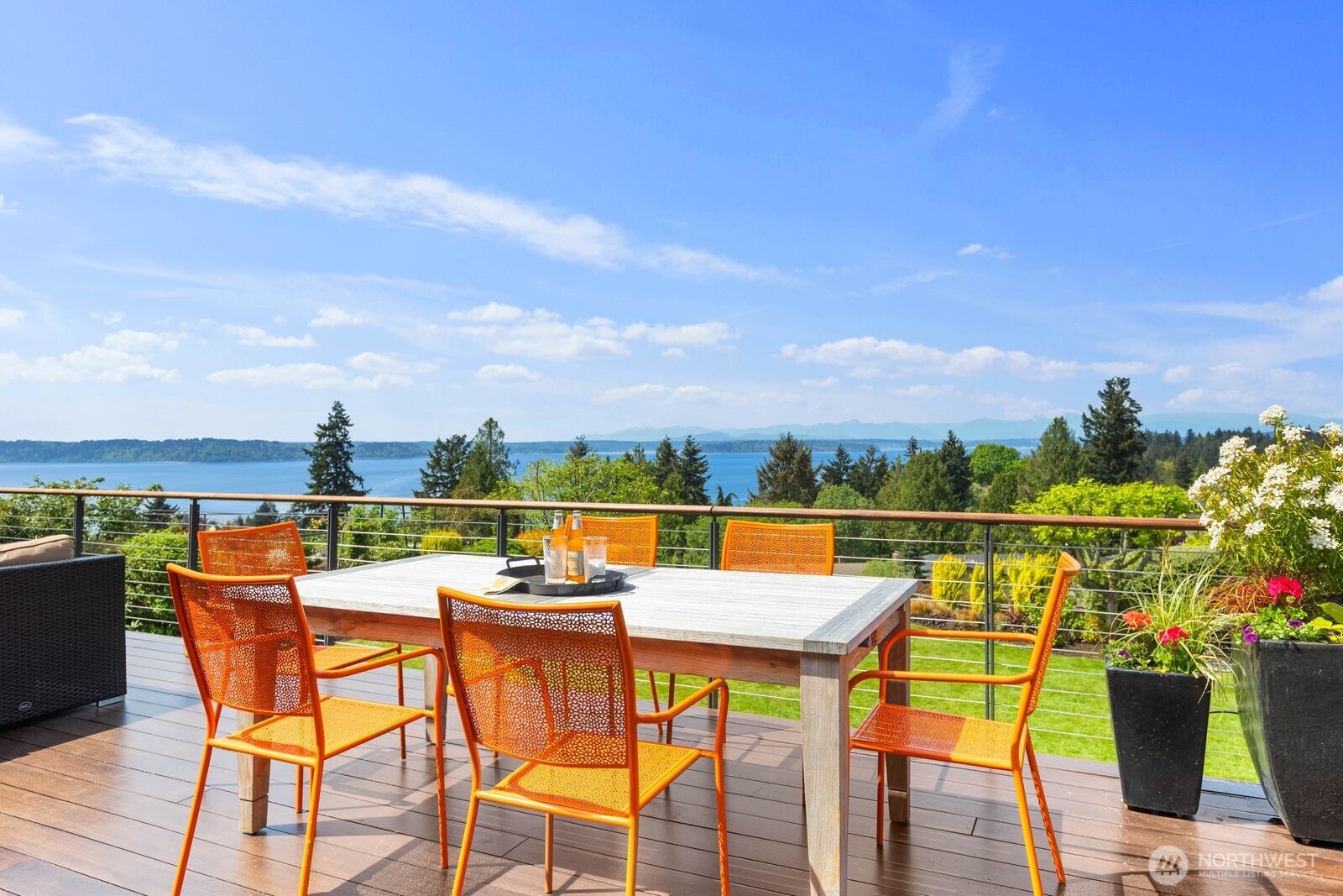 8809 42nd Avenue SW, Seattle, WA 98136