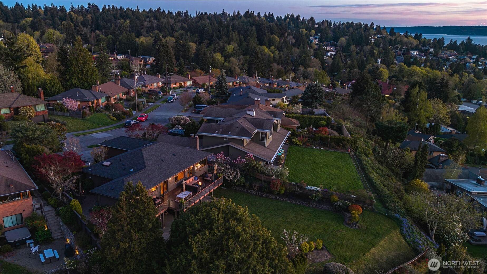 8809 42nd Avenue SW, Seattle, WA 98136