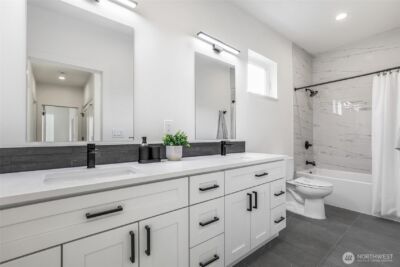 10628 E Riverside Dr , Bothell, WA 98011 - Photo 16