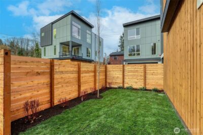 10628 E Riverside Dr , Bothell, WA 98011 - Photo 24