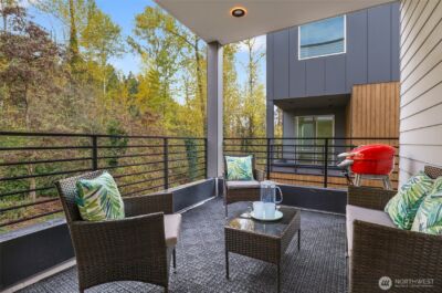 10628 E Riverside Dr , Bothell, WA 98011 - Photo 3
