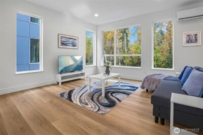 10628 E Riverside Dr , Bothell, WA 98011 - Photo 7