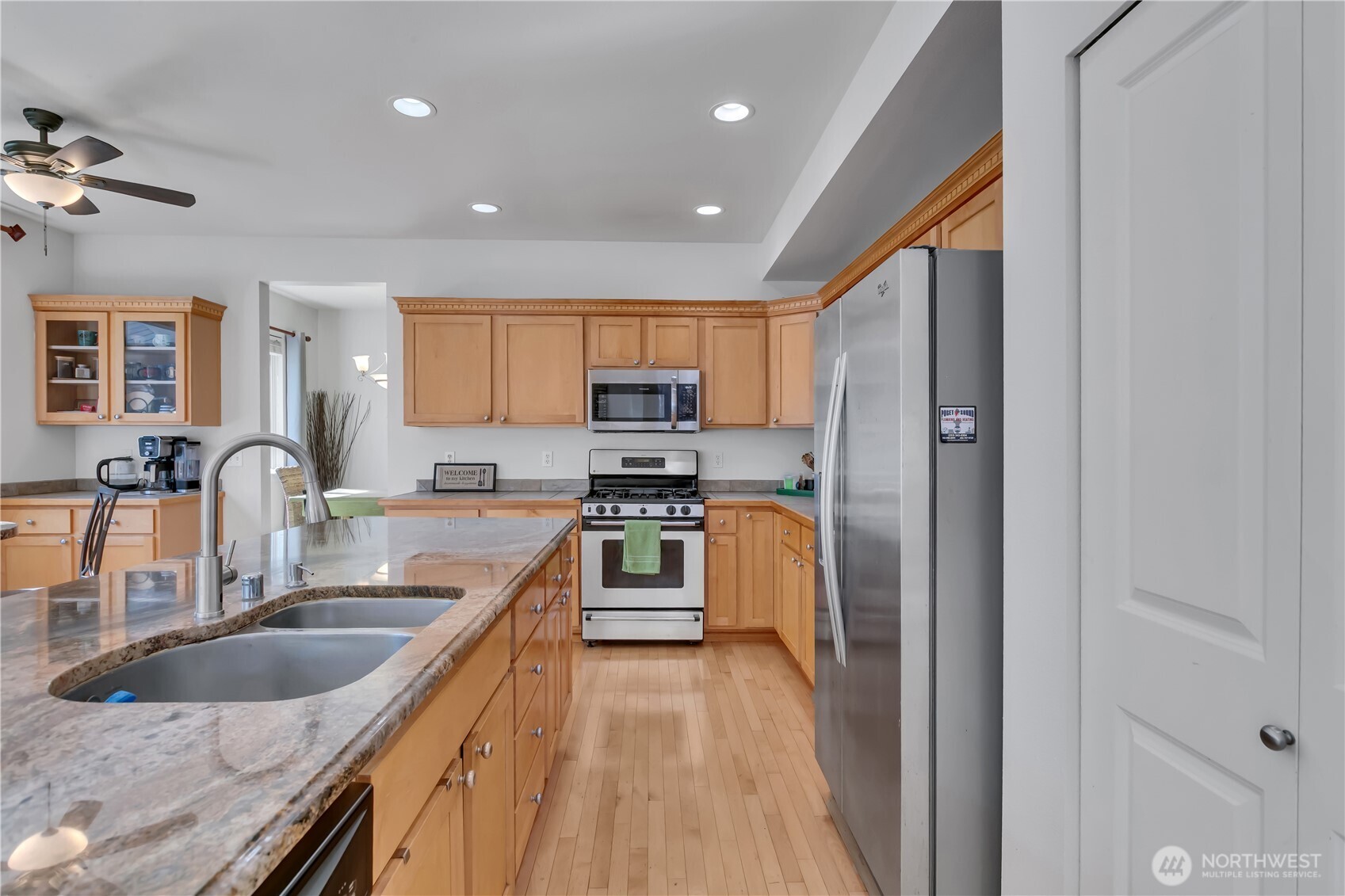 5702 Hazel Loop SE, Auburn, WA 98092