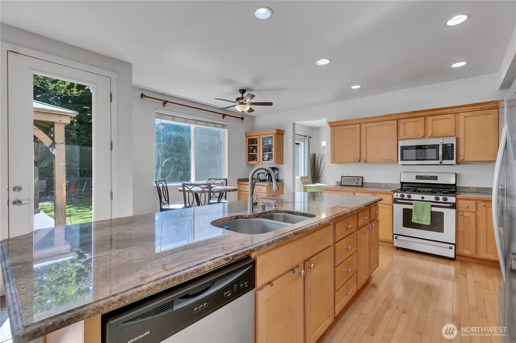 5702 Hazel Loop SE, Auburn, WA 98092