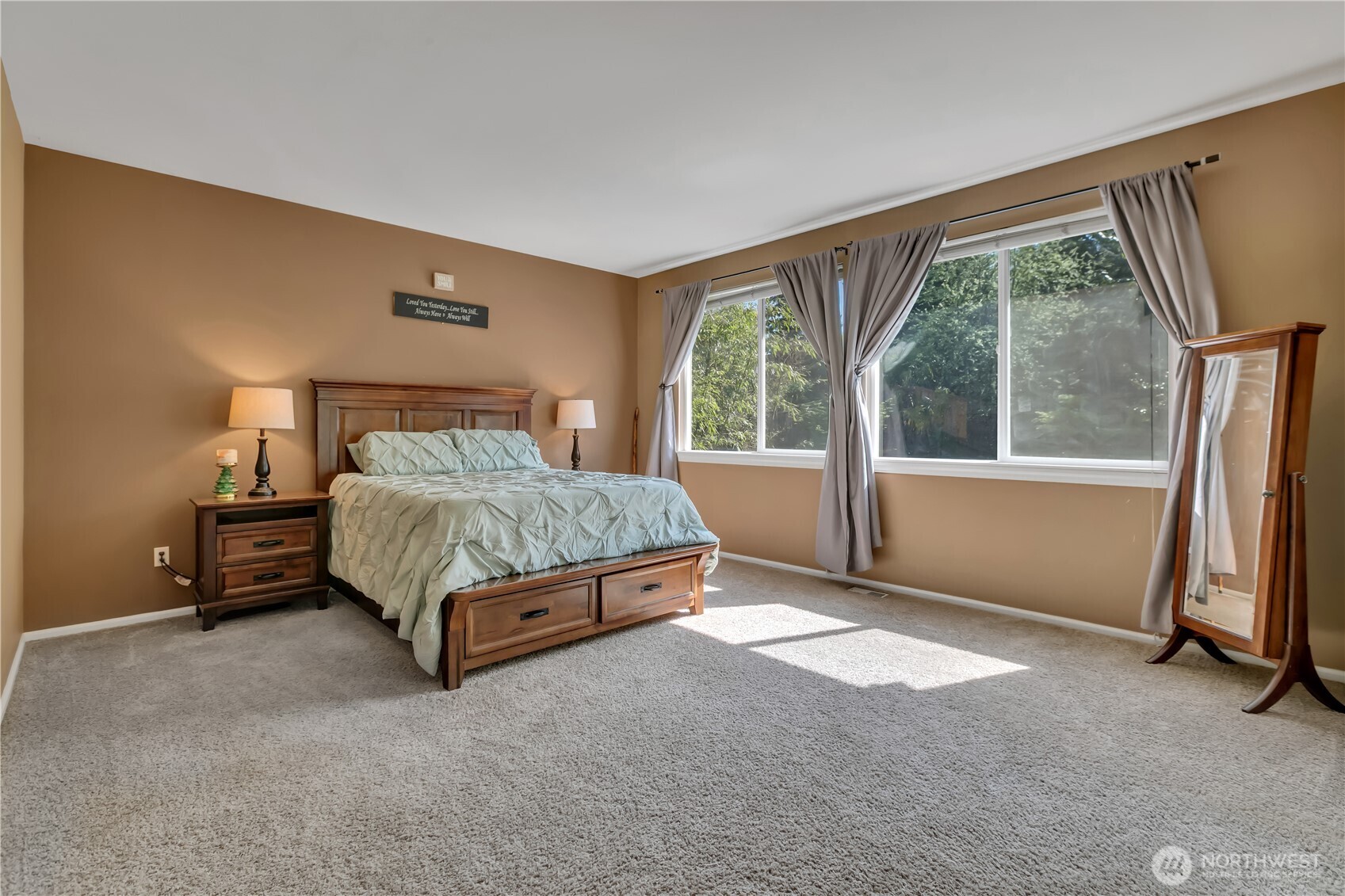 5702 Hazel Loop SE, Auburn, WA 98092