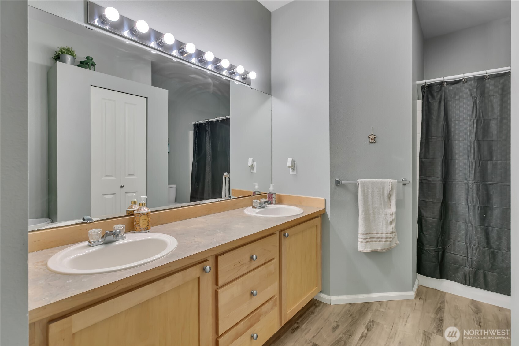 5702 Hazel Loop SE, Auburn, WA 98092