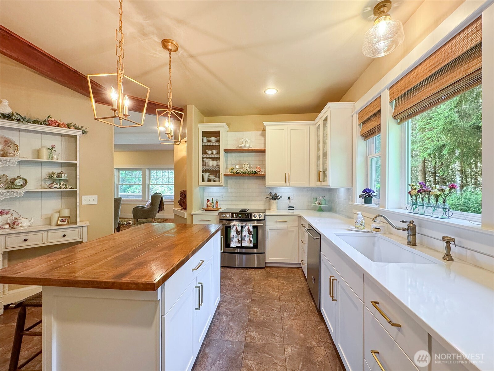 325 Evergreen View Parkway , Port Angeles, WA 98363