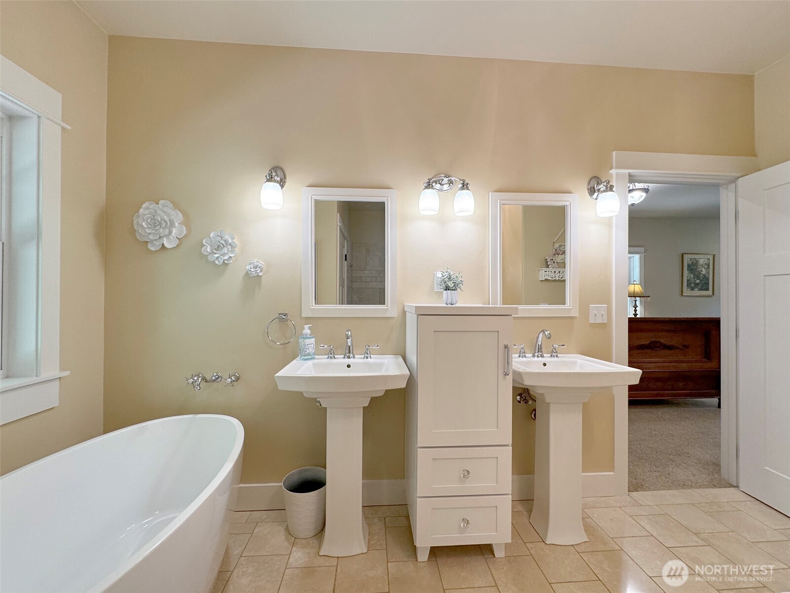 325 Evergreen View Parkway , Port Angeles, WA 98363