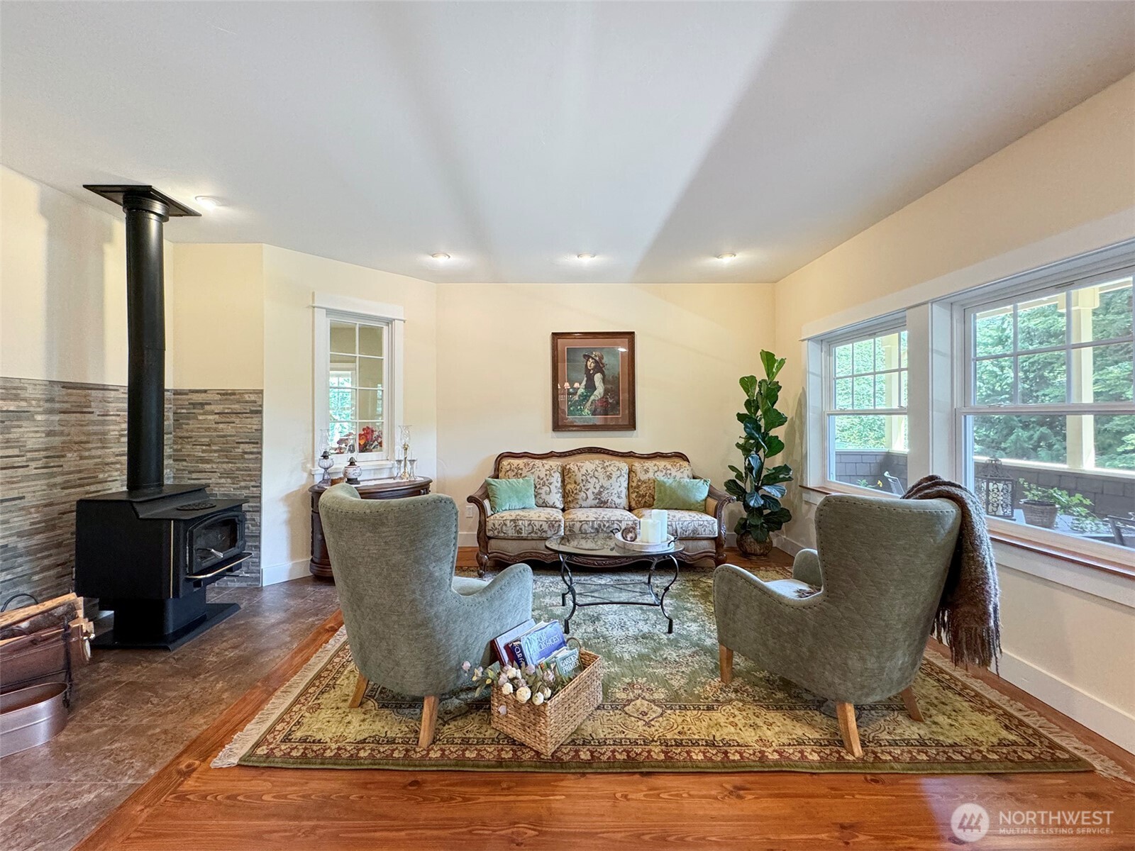325 Evergreen View Parkway , Port Angeles, WA 98363